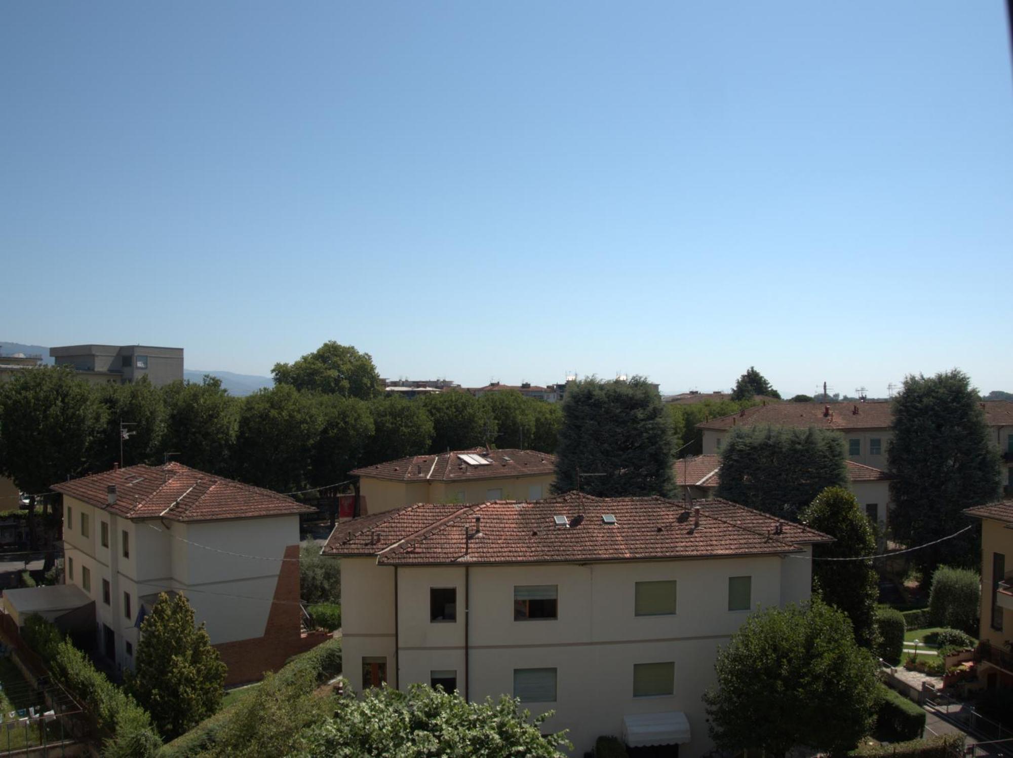 Appartamento Via Grandi - Free Gated Parking - 5 Minutes From Center Лукка Экстерьер фото